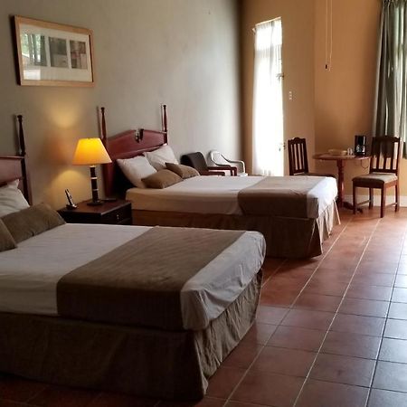 Guest House Villa Mishkan Runaway Bay Exterior foto