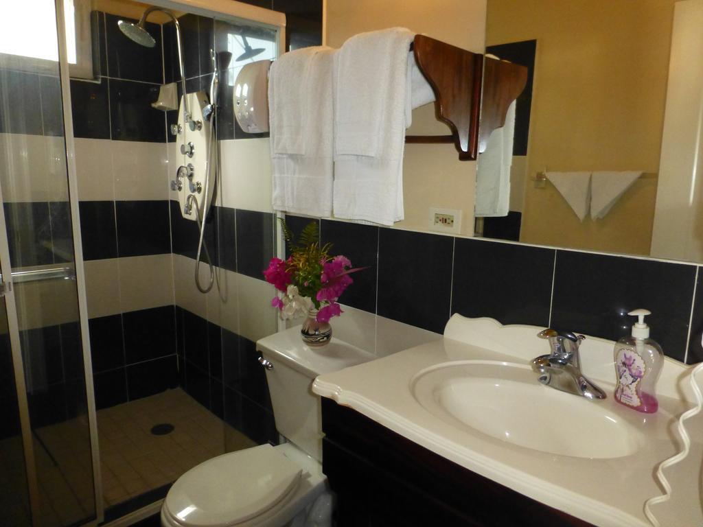 Guest House Villa Mishkan Runaway Bay Quarto foto